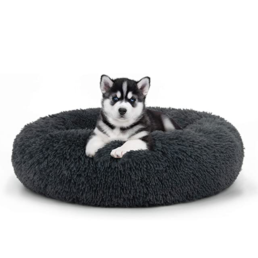 Round deluxe plush dog bed