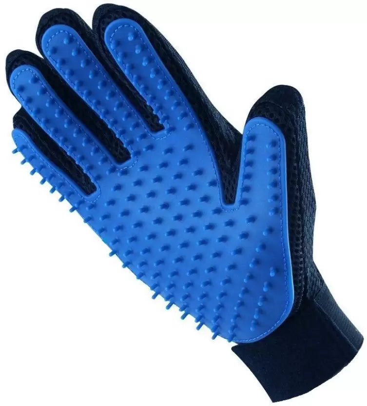 Pet grooming glove