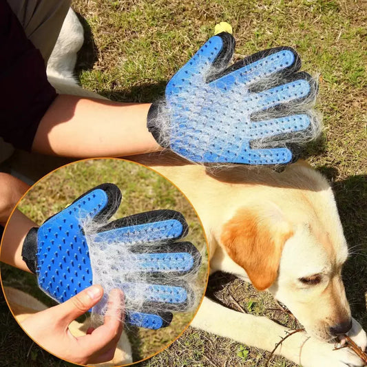 Pet grooming glove