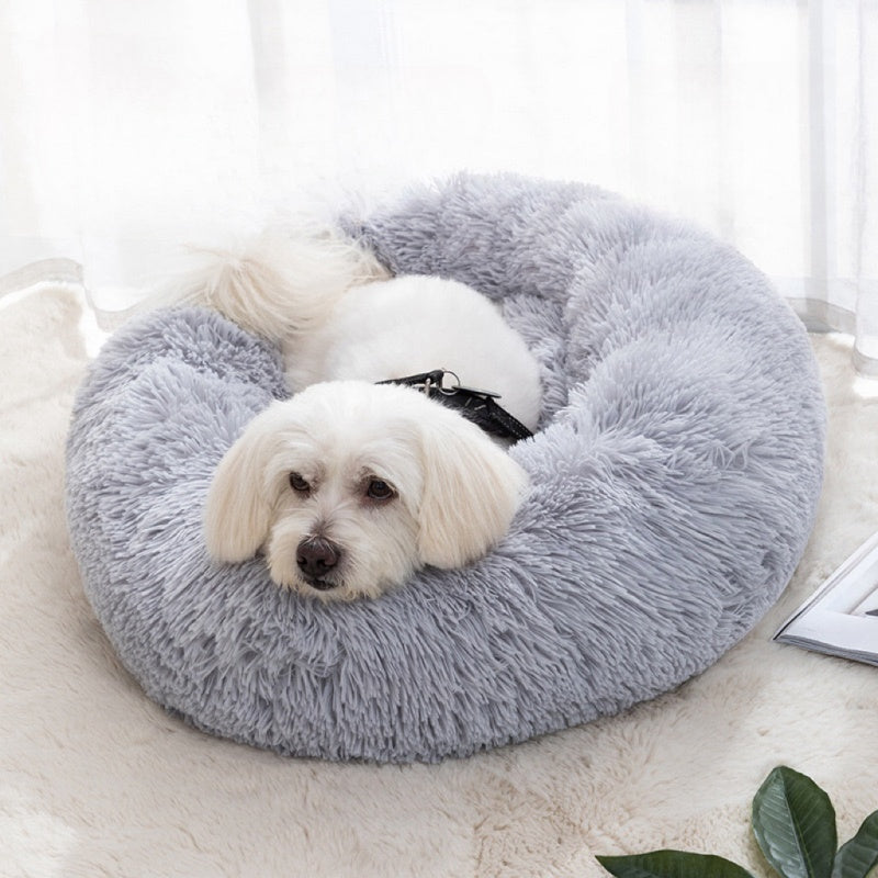 Round deluxe plush dog bed