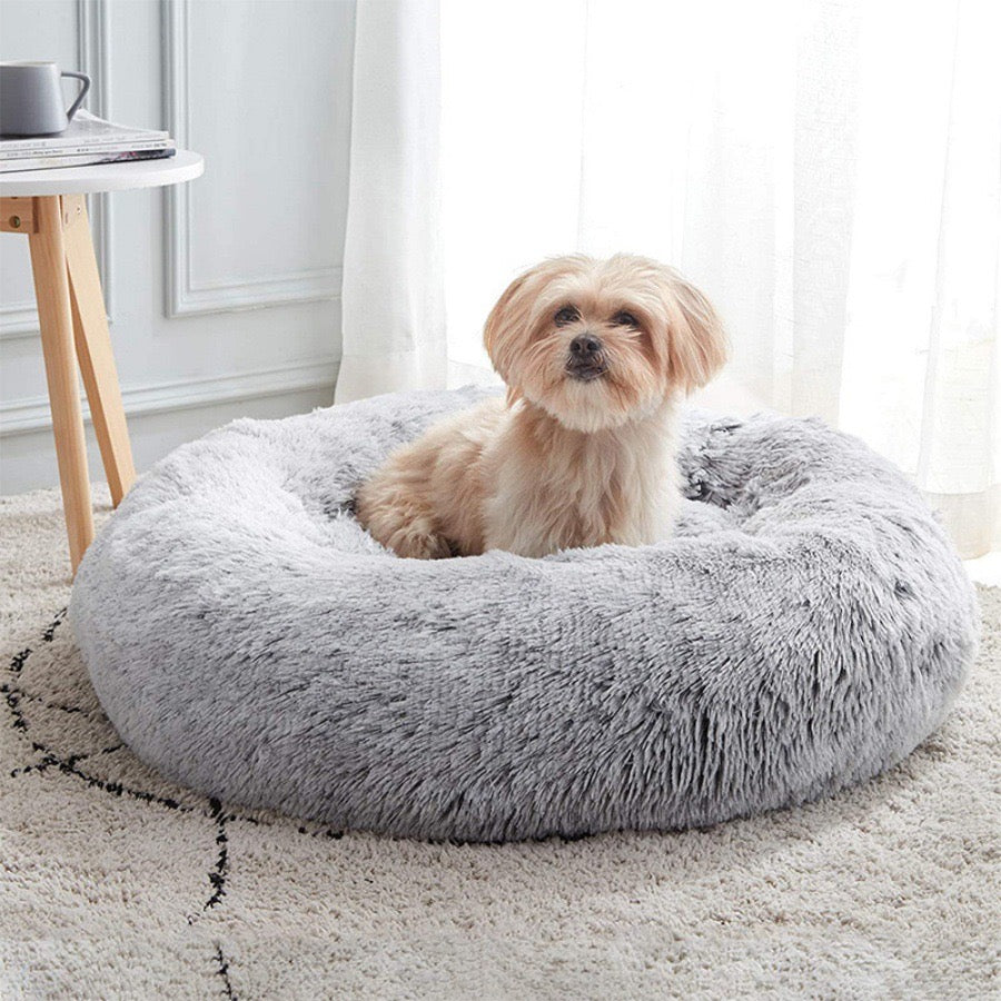 Round deluxe plush dog bed